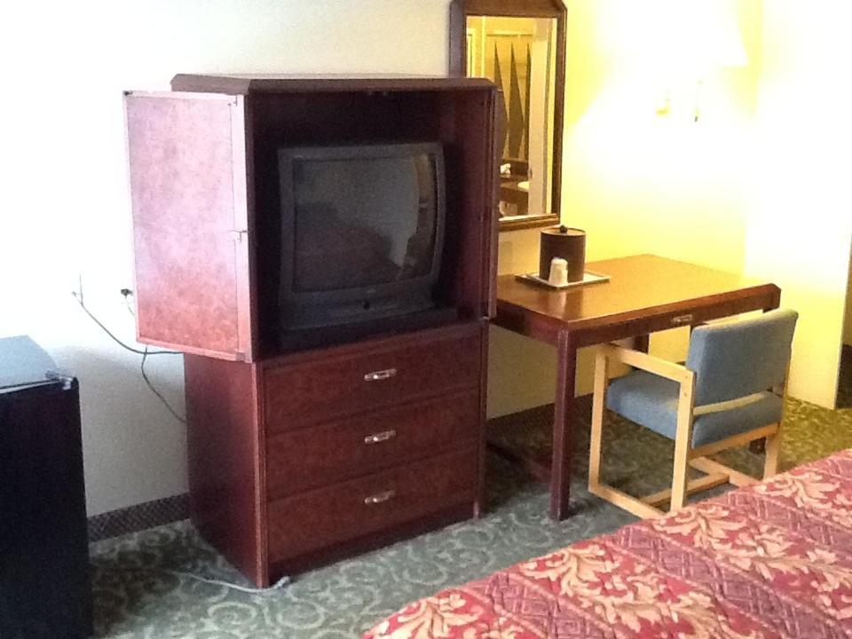בולדווין פארק Regency Inn And Suites מראה חיצוני תמונה