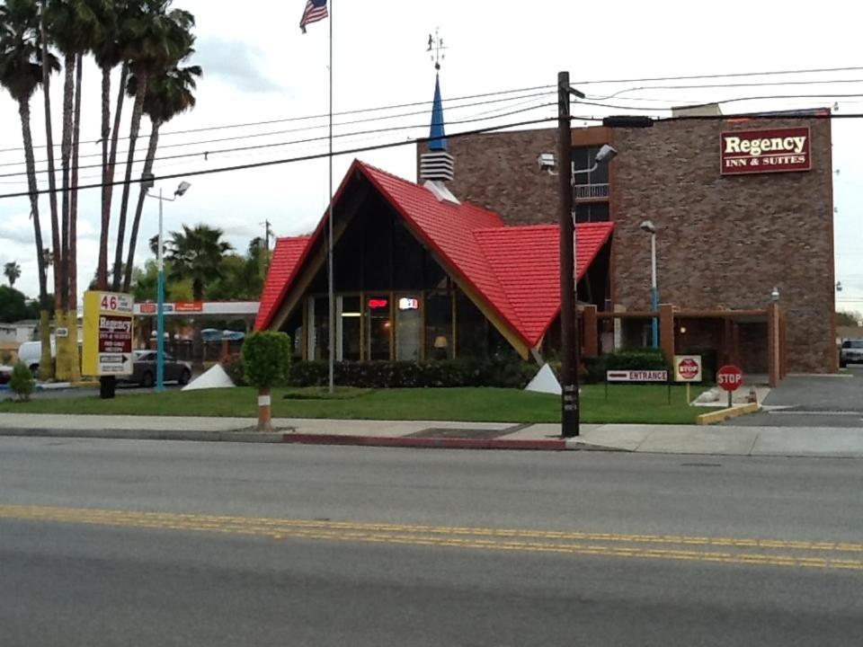 בולדווין פארק Regency Inn And Suites מראה חיצוני תמונה