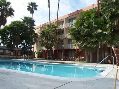 בולדווין פארק Regency Inn And Suites מראה חיצוני תמונה